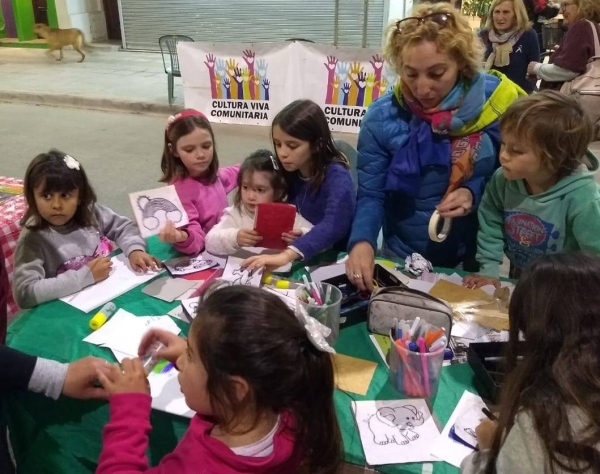 La Municipalidad ofrece talleres comunitarios gratuitos en distintos barrios de Chascomús