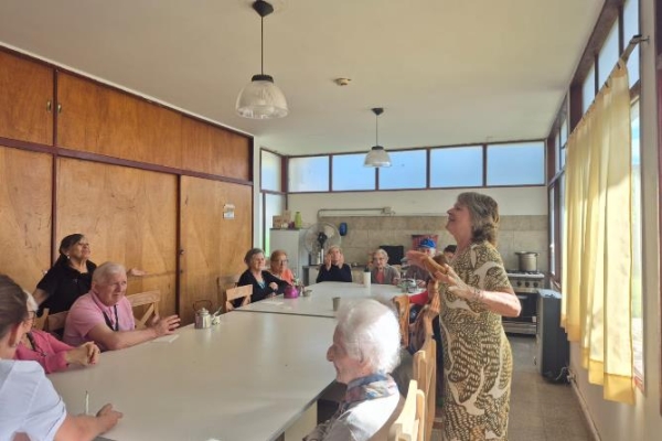 En la Residencia Municipal de Larga Estadía se van hilvanando historias