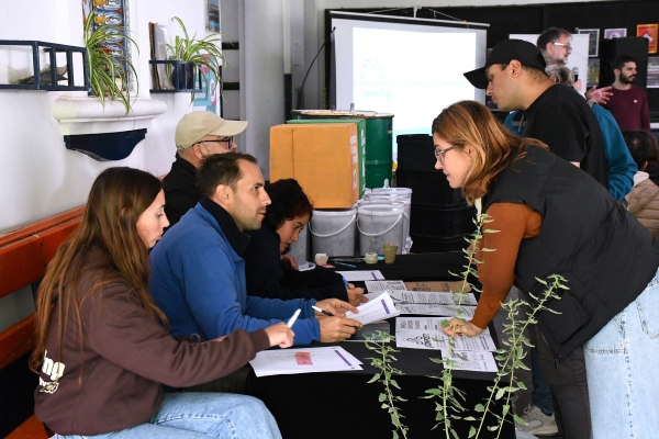 Distribución de 100 composteras para celebrar el Día Internacional de la Madre Tierra