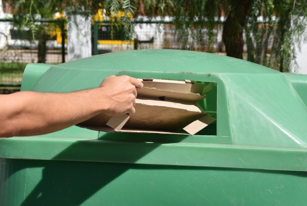 La Municipalidad refuerza la separación de residuos con campanas distribuidas en toda la ciudad