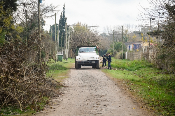 Operativos de limpieza y saneamiento en los barrios San José, Obispado y San Luis