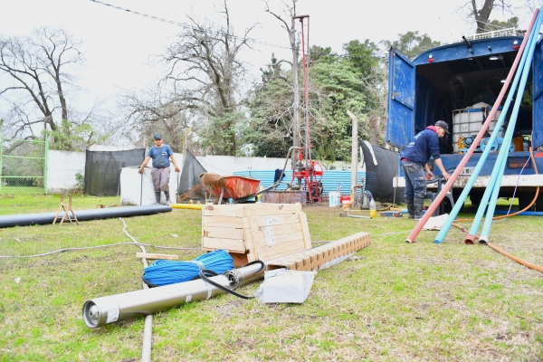  Comienza la instalación de la red de gas natural en el Polideportivo