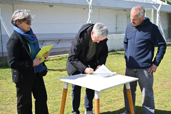  Comienza la instalación de la red de gas natural en el Polideportivo